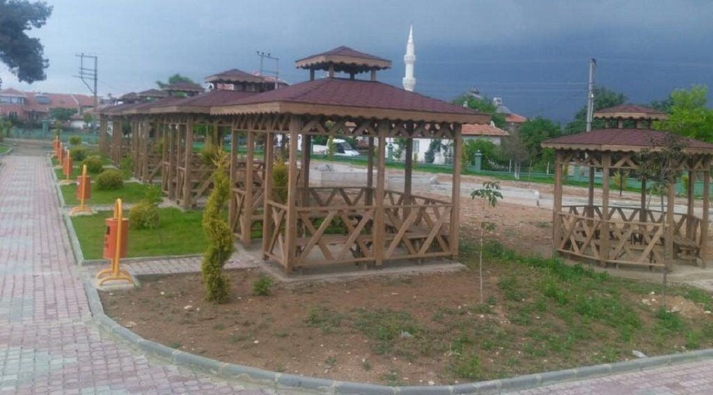 4x4 16m² Zemin Oturma Bankı Dahil Ahşap Kamelya WZ-10