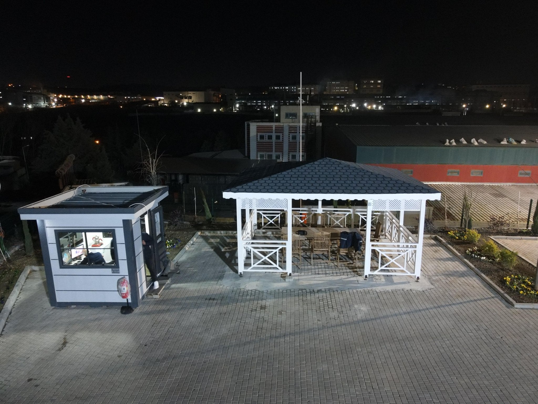 4x5 20m2 Beyaz Renk Ahşap Kamelya - Flokser Kimya A.Ş.Ahşap Kamelya & ÇardakWoodzanya