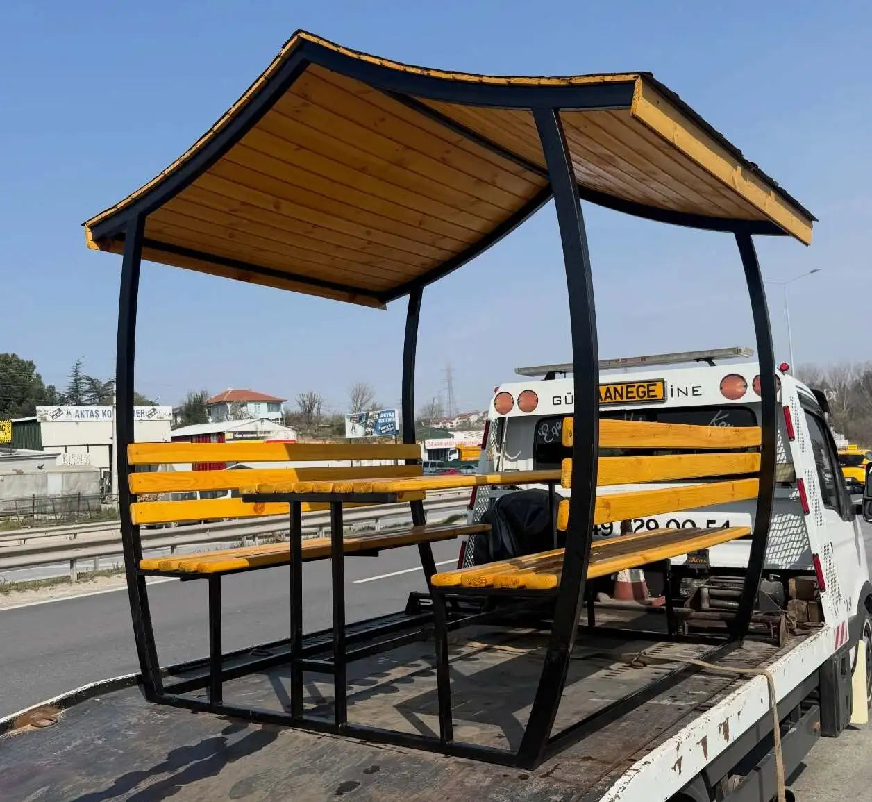 200x200 cm 8 kişilik çardak modelinin yan açıdan detaylı görünümü